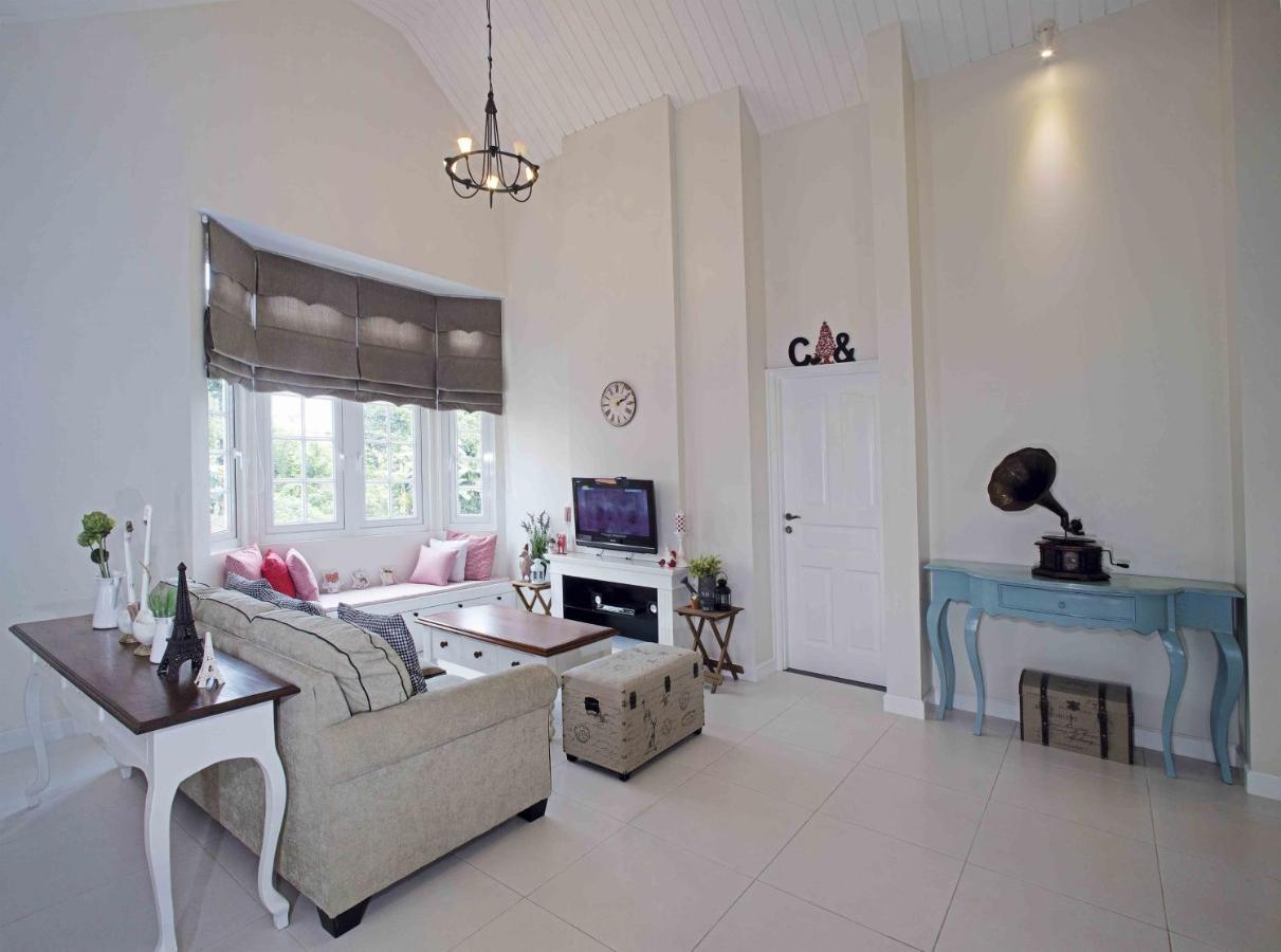 Cottonwood Bed & Breakfast House Bandung Buitenkant foto