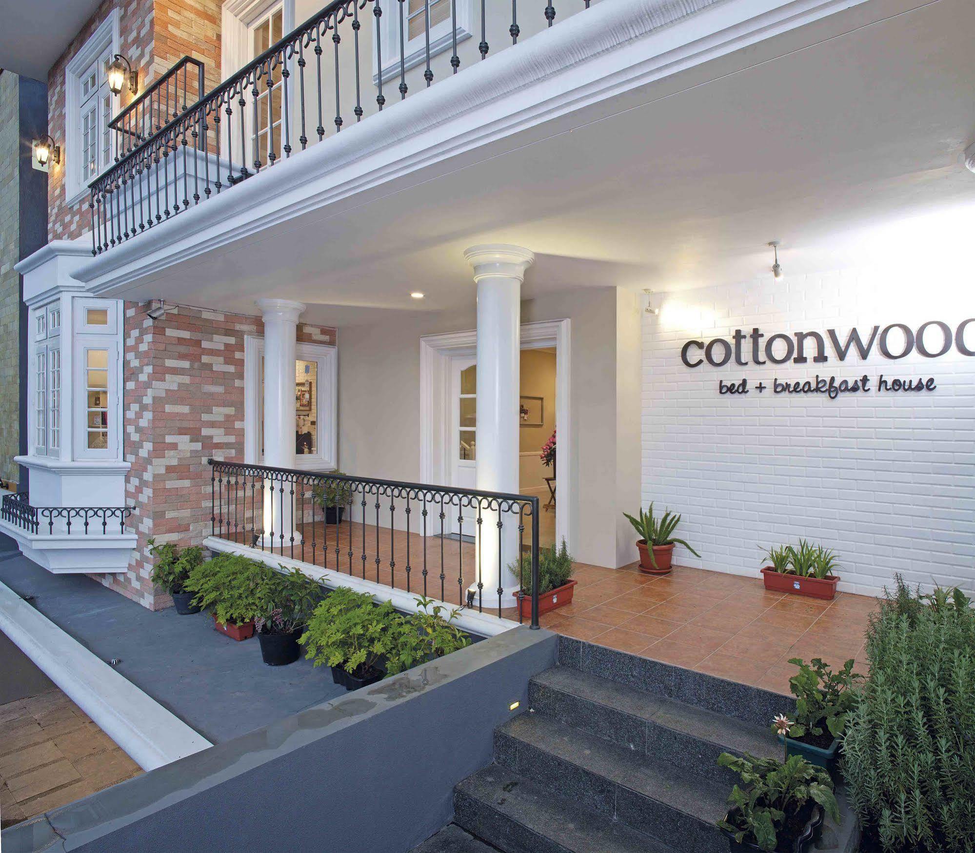 Cottonwood Bed & Breakfast House Bandung Buitenkant foto
